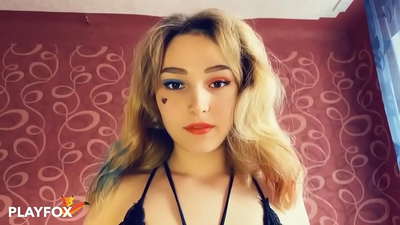 Сыйкырдуу виртуалдык көз айнек мага Харли Куинн менен сексти тартуулады